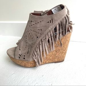 Not rated tan faux suede wedge euc